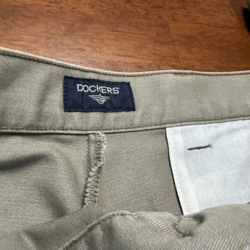 Dockers Chino Pants Mens 36x30 Khaki Cotton Flat Front Twill‎ Classic Fit Work - Picture 2 of 6
